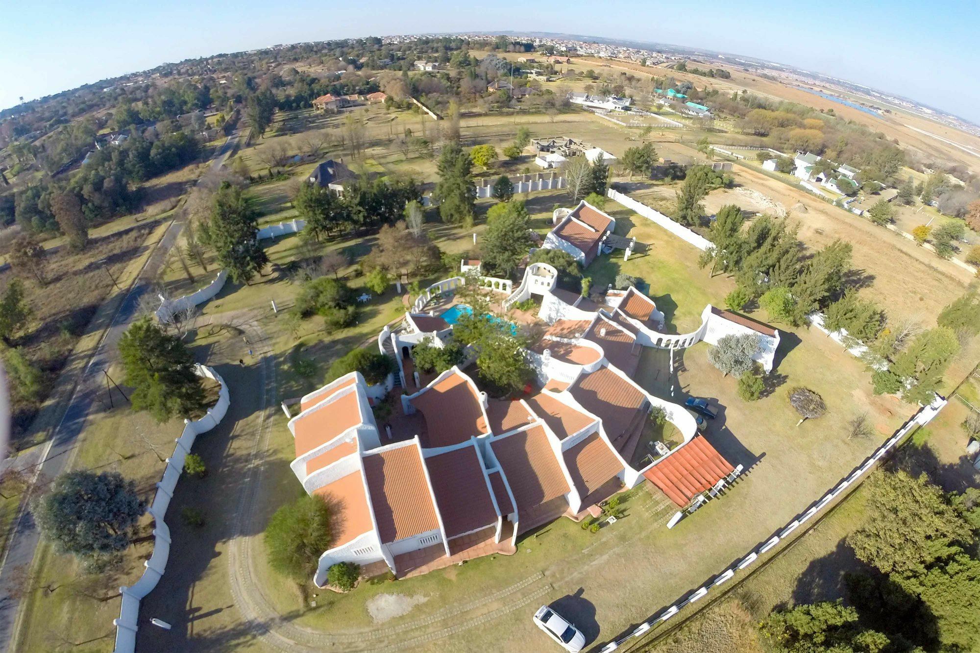 By Bush Telegraph Lodge Johannesburg Dış mekan fotoğraf